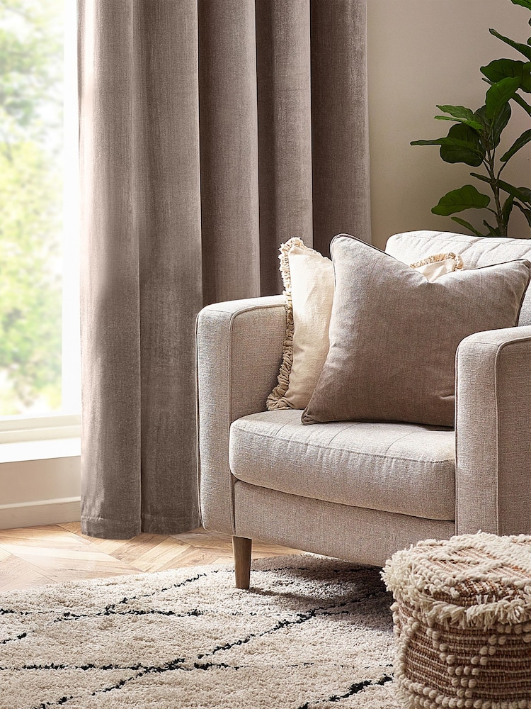 Yard 50 x 50cm Heavy Chenille Velvet Piped Feather Filled Cushion - Изображение 4 из 4