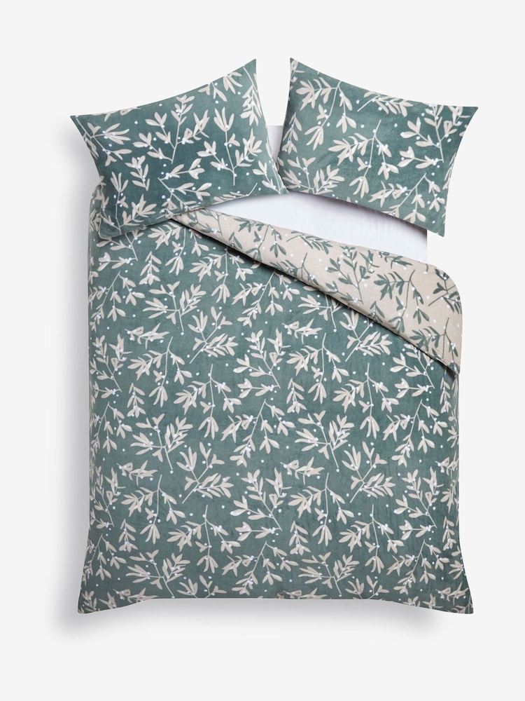 Green Reversible Mistletoe Christmas Printed Festive Icons Fairisle Pattern Fleece Duvet Cover and Pillowcase Set - Image 6 of 6