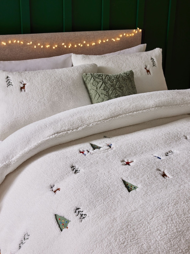 White Christmas Embroidered Fleece Duvet Cover and Pillowcase Set - Image 2 of 4