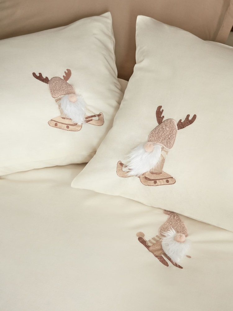 Natural Tufted Christmas Gonks Duvet Cover and Pillowcase Set - Image 3 of 4