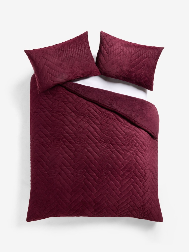 Red Burgundy Cord Fleece Quilted 4 Tog Duvet Cover and Pillowcase Set - Image 6 of 6