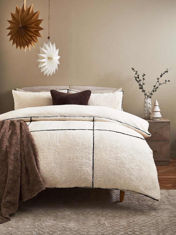 Neutral Teddy Fleece With Trim Duvet Cover and Pillowcase Set - Image 2 of 5