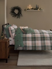 2 Pack Green Santa Christmas Reversible Duvet Cover and Pillowcase Set - Image 4 of 10