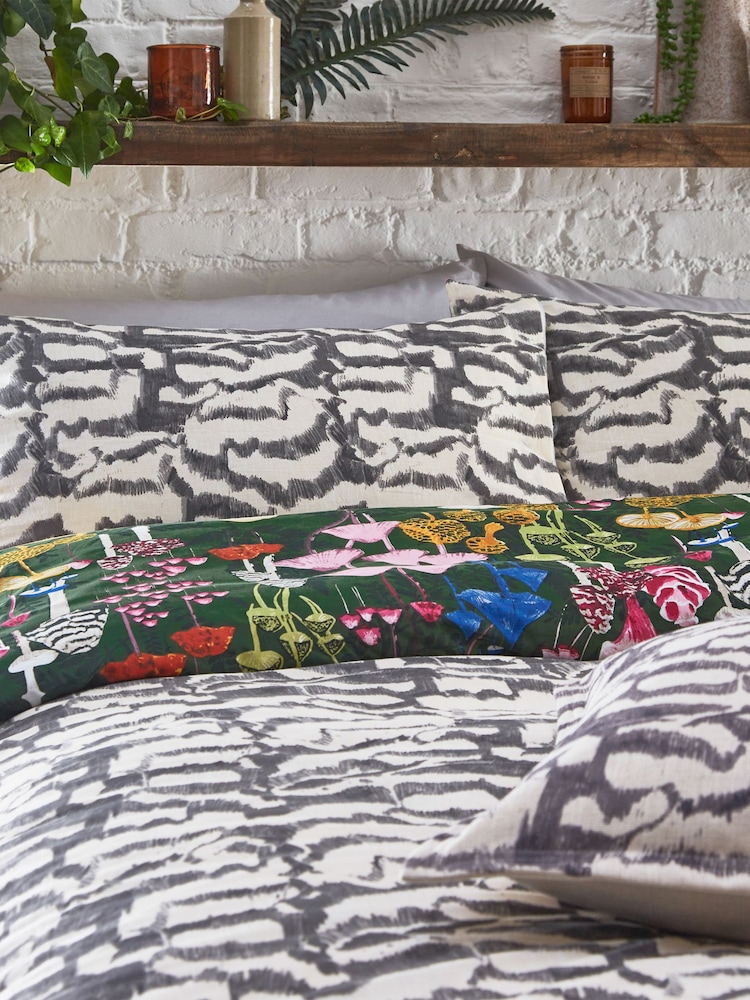 furn. Forest Green Amanita Abstract Mushroom Reversible Duvet Cover and Pillowcase Set - Image 4 of 4