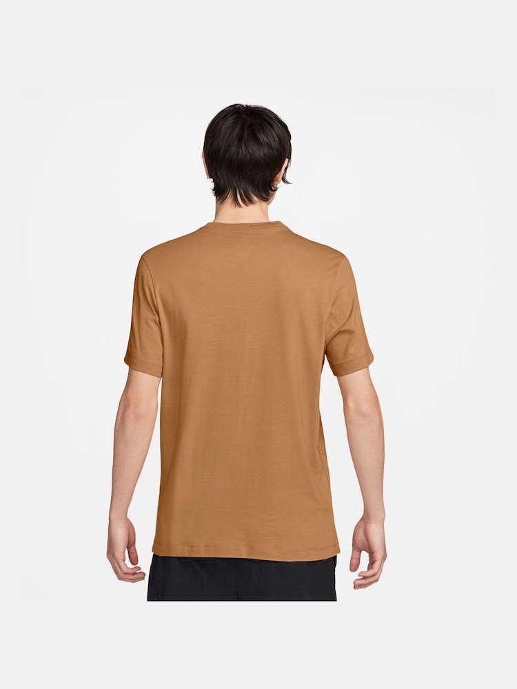 Nike Flax Club T-Shirt - Image 2 of 3 Nike Flax Club T-Shirt - Image 2 of 3