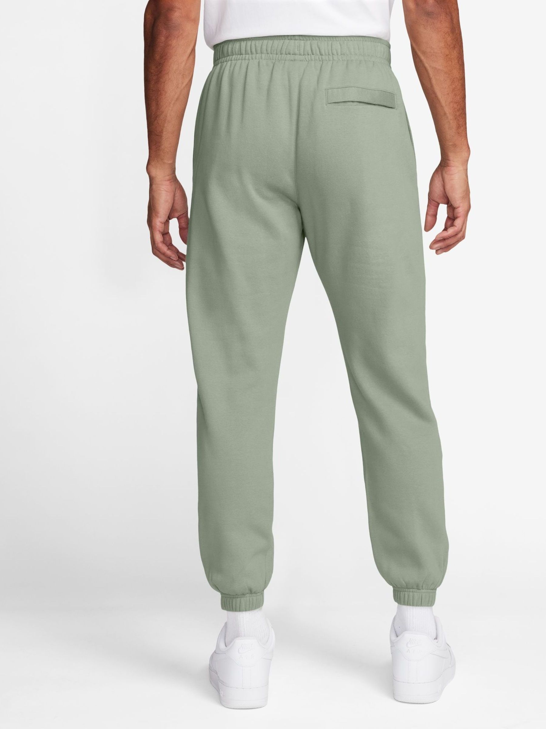 Nike cuffed joggers 2025