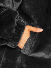 Yours Curve Black Faux Fur Jacket - Image 9 of 9