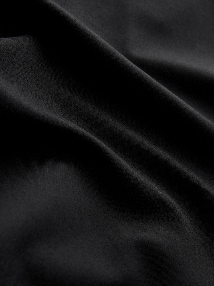 Black Ponte Cropped Capri Leggings - Image 6 of 6