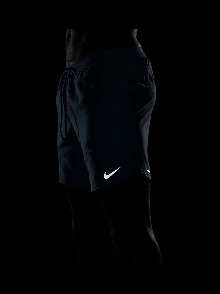 Nike Vintage Green Dri-FIT Stride 7 Inch Running Shorts - Image 5 of 5
