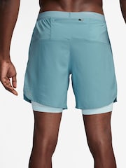 Nike Vintage Green Dri-FIT Stride 7 Inch 2-In-1 Running Shorts - Image 2 of 5