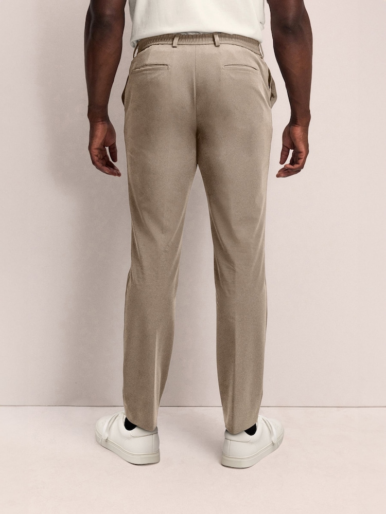 Neutrale Farbe - Muscle Fit Motionflex Tech Suit Trousers - Bild 2 von 10 Neutrale Farbe - Muscle Fit Motionflex Tech Suit Trousers - Bild 2 von 10