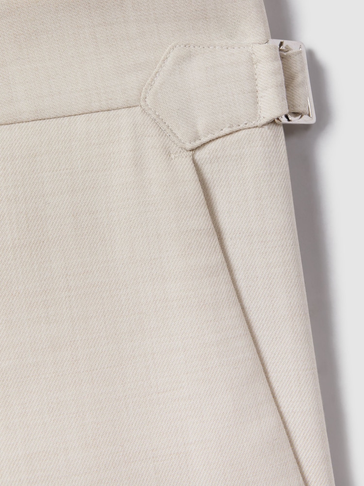 Reiss Ecru Elite Slim Fit Adjuster Tapered Trousers with Turn-Ups - Image 6 of 6