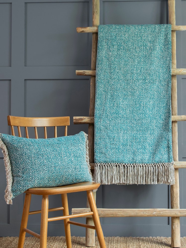Voyage Azure Oryx Throw - Image 3 of 3
