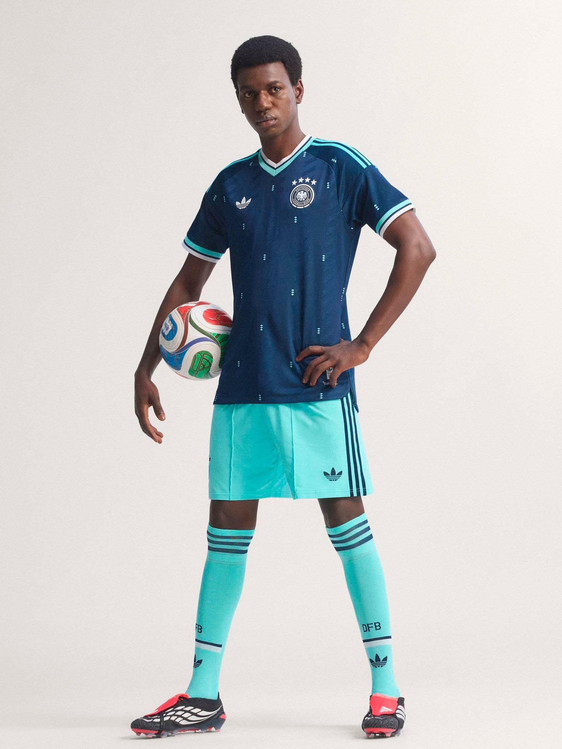 Comprar Camisa autêntica de visitante da Alemanha adidas 26 from