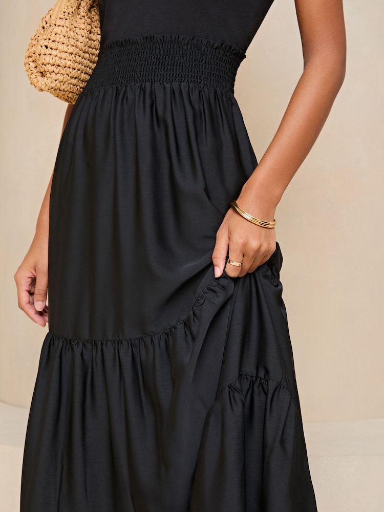 Lipsy Chambray Petite Halter Sleeveless Hybrid Mix Tiered Maxi Dress - Image 4 of 4