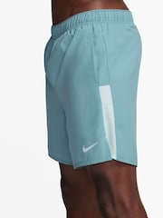 Nike Denim Turq Challenger Dri-FIT 7 inch 2-in-1 Running Shorts - Image 3 of 4