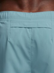Nike Denim Turq Challenger Dri-FIT 7 inch 2-in-1 Running Shorts - Image 4 of 4