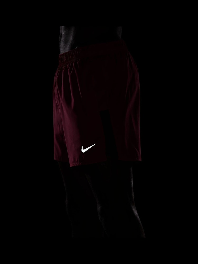 Rosa - Regelbunden - Nike Dri-FIT Challenger 5 tums Kalsonger-fodrade löparshorts - Bild 6 av 6
