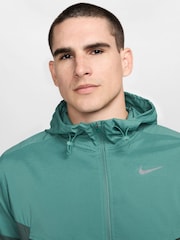 Зеленый - Nike легкая куртка-ветровка для бега - Image 3 of 11