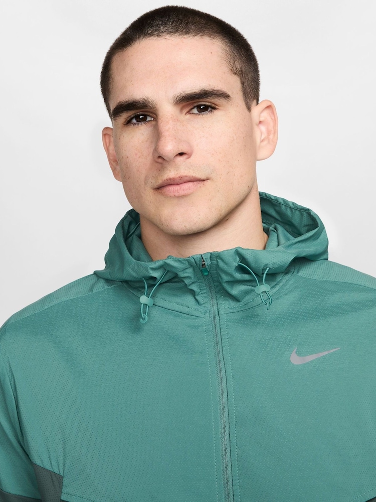 Nike Green Light Windrunner Running Jacket - Image 3 of 11