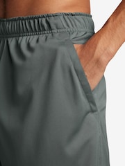 Nike Vintage Green Totality Dri-FIT 9 inch Unlined Versatile Shorts - Image 4 of 4