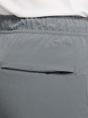 Серый - Nike Unlimited Спортивные брюки на молнии Dri-FIT - Изображение 4 из 12
