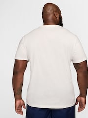 Nike White Graphic Printed 100% Cotton T-Shirt - Image 2 of 5