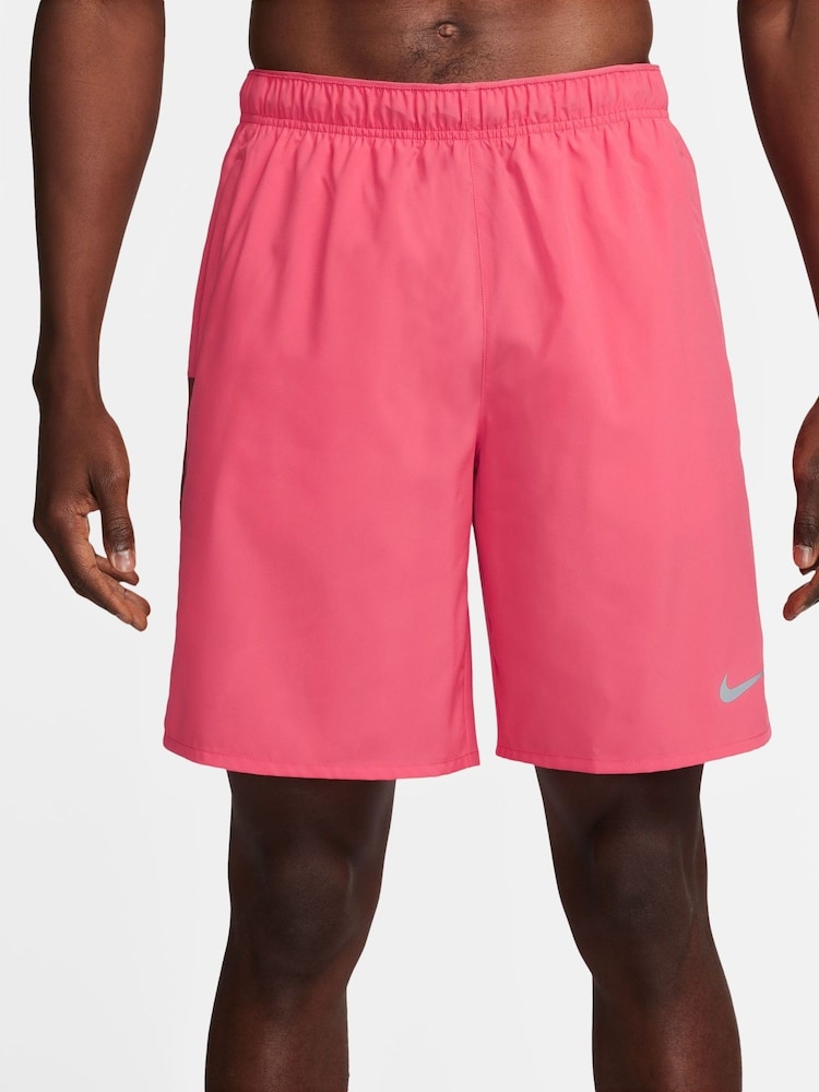 Pantaloni scurti Nike Challenger Dri-FIT 7 inch Chiloți-Lined Pentru alergat - Image 1 of 5