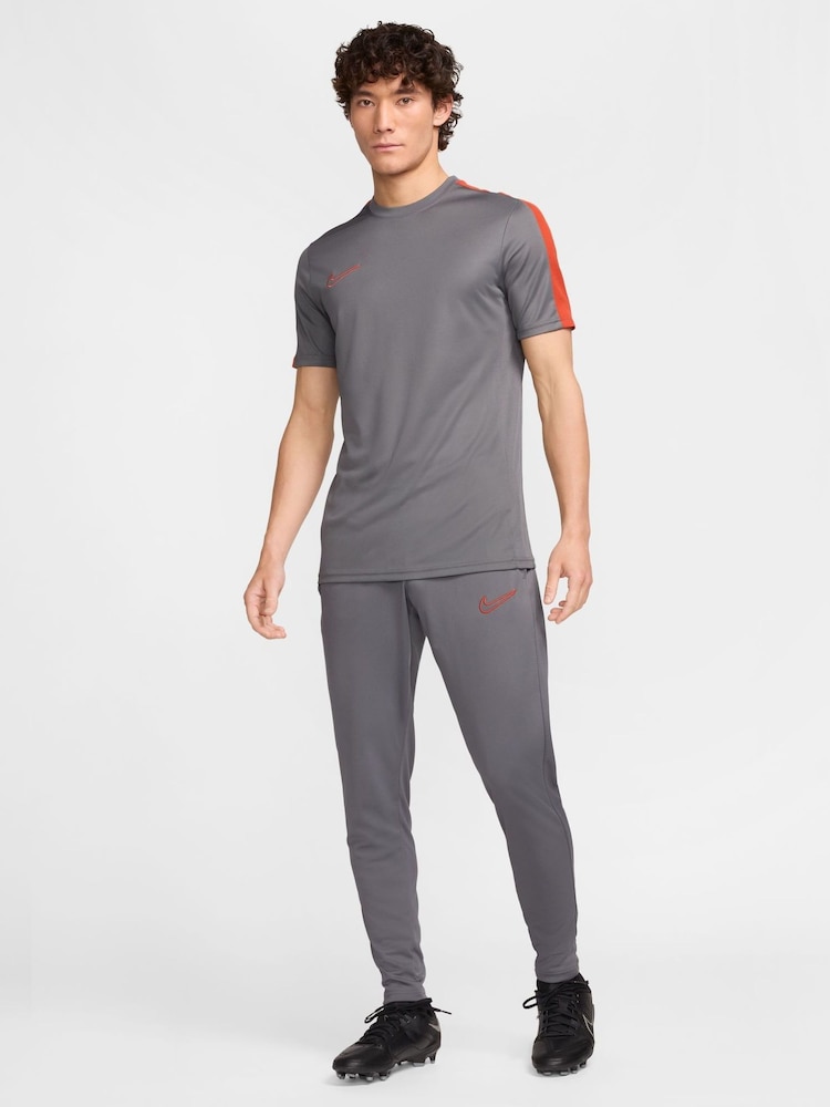 Nike Dri-fit Academy Trainings-Jogginghose mit Reißverschluss - Bild 2 von 6 Nike Dri-fit Academy Trainings-Jogginghose mit Reißverschluss - Bild 2 von 6