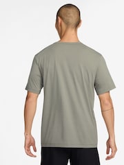 Nike Light Grey Dri-FIT Hyverse Training T-Shirt - Image 2 of 3