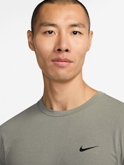 Nike Light Grey Dri-FIT Hyverse Training T-Shirt - Image 3 of 3