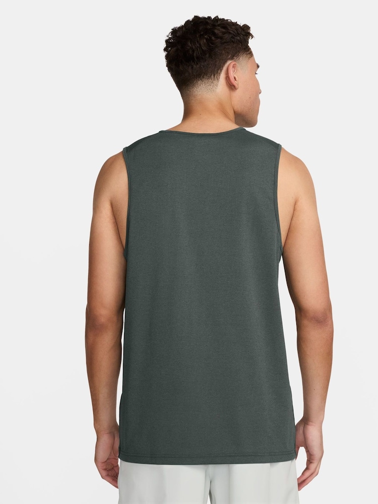 Зеленый - Nike майка Dri-FIT Hyverse - Изображение 2 из 4