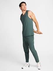 Зеленый - Nike майка Dri-FIT Hyverse - Изображение 4 из 4