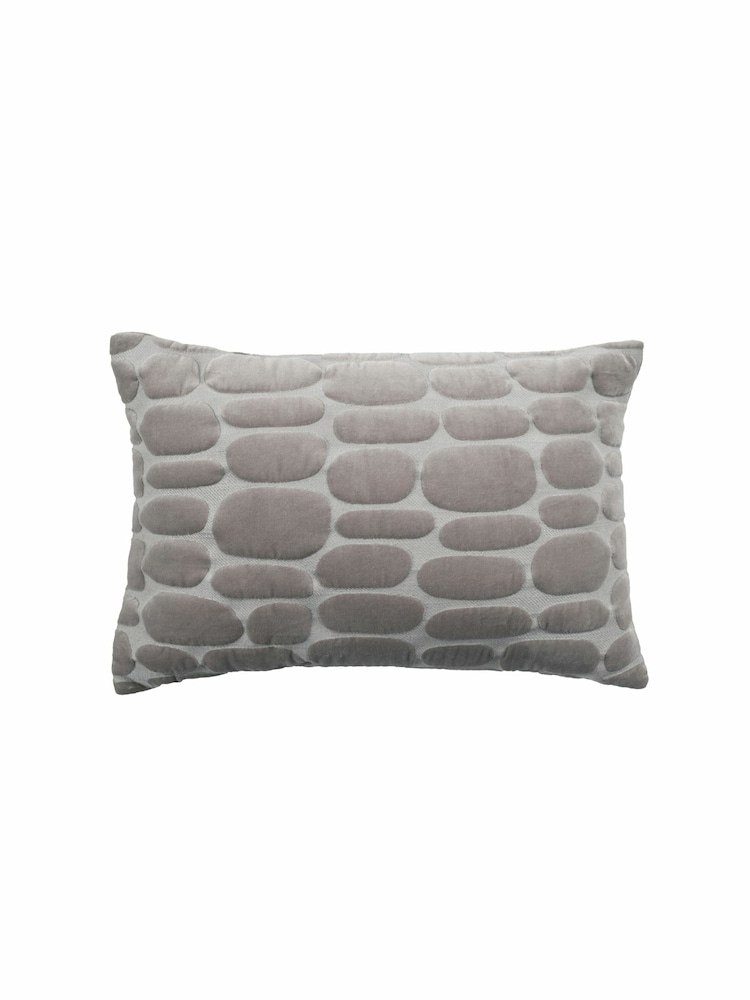 Voyage Lavender 40 x 60cm Boulder Velvet Cushion - Image 2 of 4