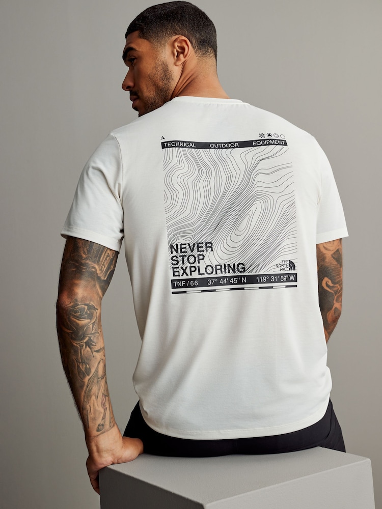 The North Face Topographic Back Print T-Shirt - Bild 1 von 4
