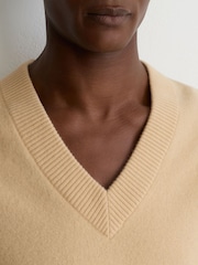 Reiss Macaroon Yellow Alberz Wool-Cashmere V-Neck Jumper - Image 4 of 7