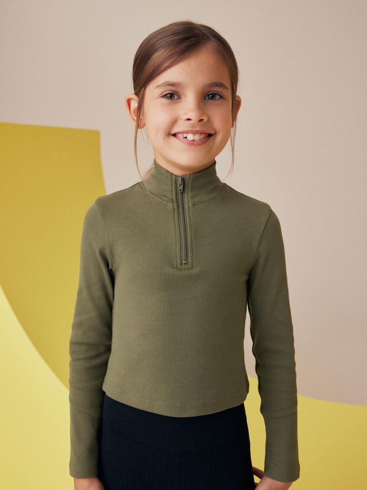 Kaki zelena - Boxy Zip visoki vratnik; z visokim ovratnikom Rib Top (3-16let) - Slika 1 iz 7 Kaki zelena - Boxy Zip visoki vratnik; z visokim ovratnikom Rib Top (3-16let) - Slika 1 iz 7