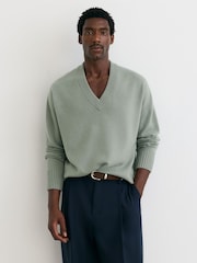 Reiss Pale Sage Green Alberz Wool-Cashmere V-Neck Jumper - Image 3 of 7
