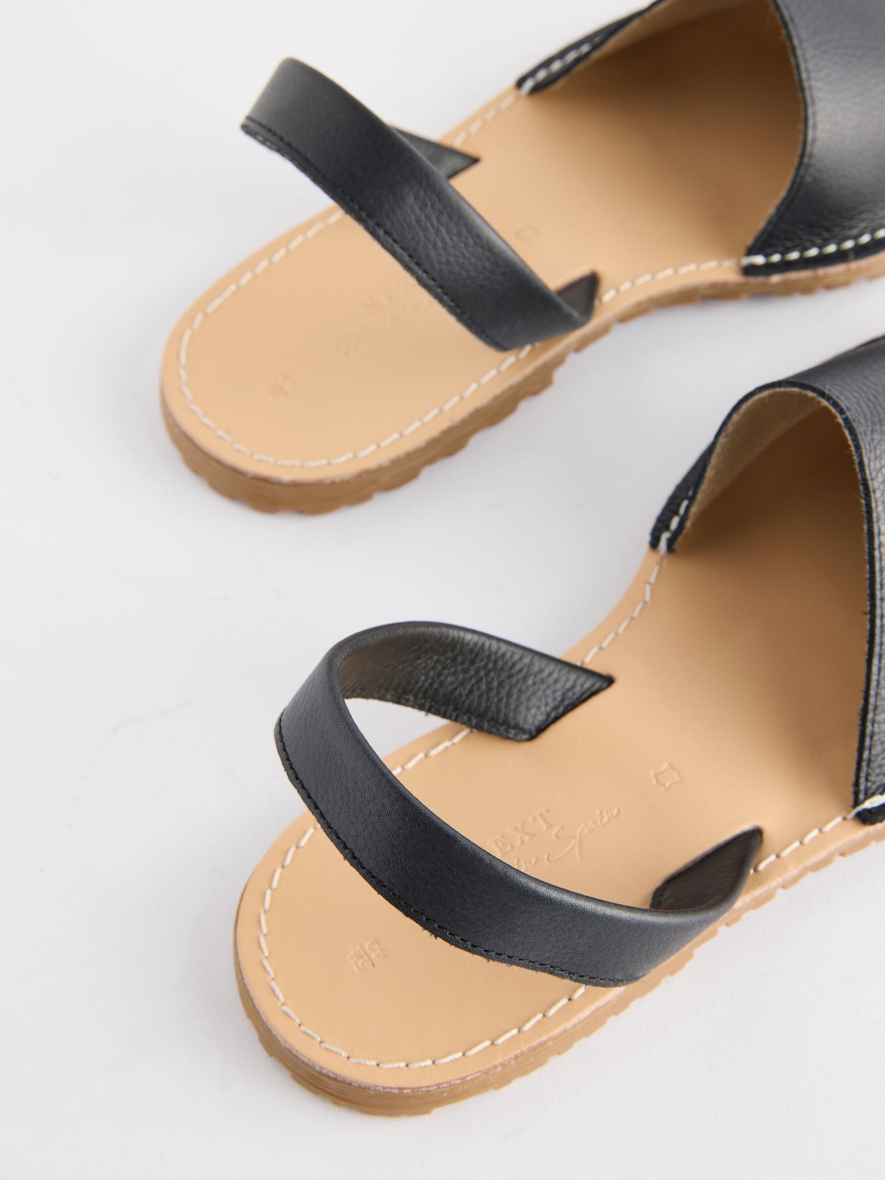 商品画像：J.Crew: New Capri Wide Thong Sandals In Snake-embossed 2