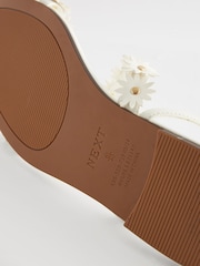 Weiß - Forever Comfort® Sandalen mit Gänseblümchen-Detail - Bild 5 von 5