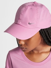 Розовый с хромированным - Nike детская кепка с металлическим логотипом  Dri-FIT Kids Club - Изображение 4 из 8