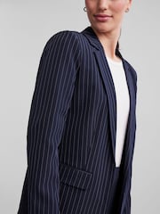 PIECES raztegljiv blazer s črtami sproščenega kroja - Slika 5 iz 6