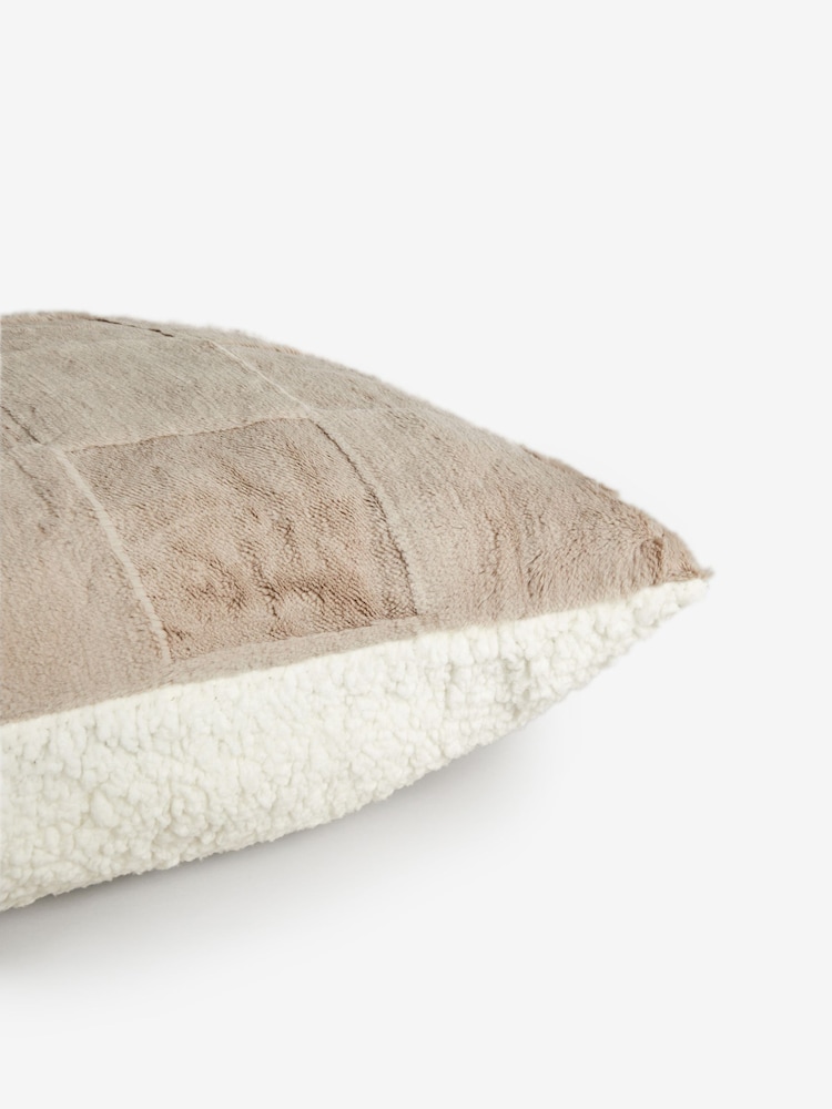 Natural Jasper Fleece Sherpa Reverse Cushion - Image 5 of 5