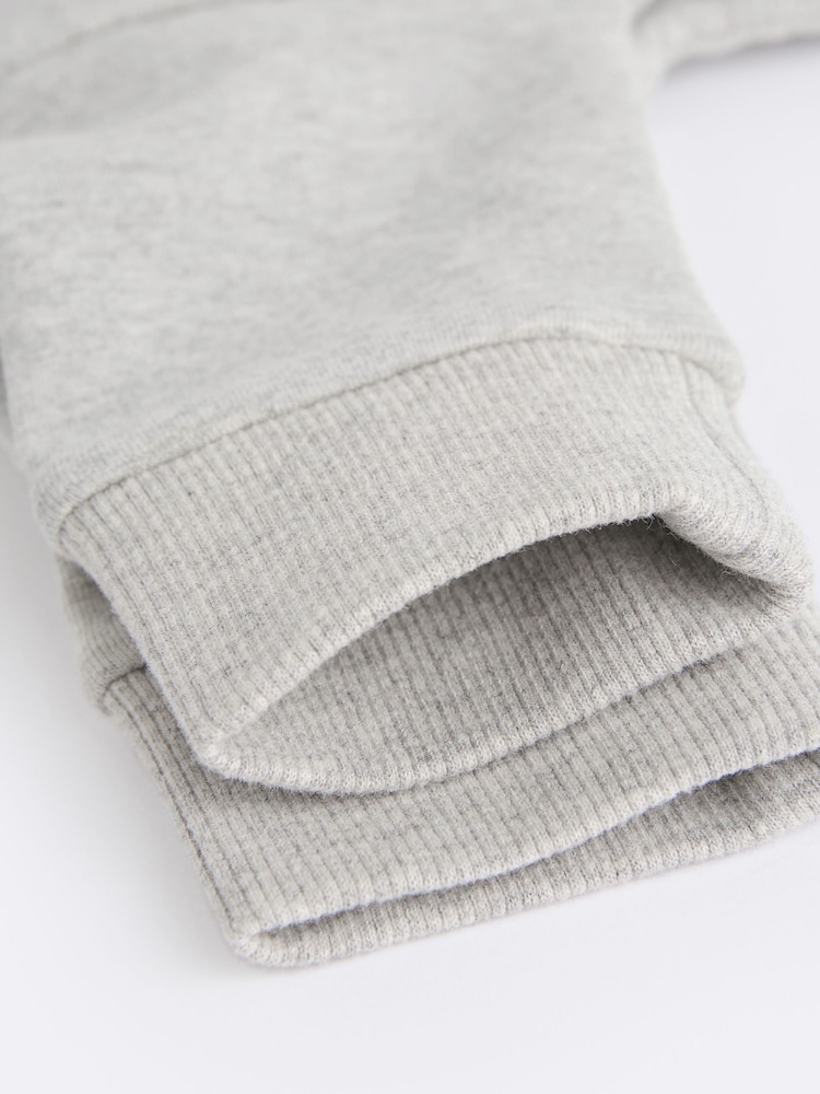 Grau - 2teiliges Baby-Set aus Sweatshirt und Leggings - Bild 15 von 15 Grau - 2teiliges Baby-Set aus Sweatshirt und Leggings - Bild 15 von 15