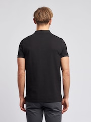 أسود - قميص بولو منسوج من القطن 100%، تلبيس قياسي من U.S. Polo Assn. - صورة 2 من 8