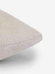 Ivory 40 x 59cm Plush Faux Fur Cushion - Image 4 of 4