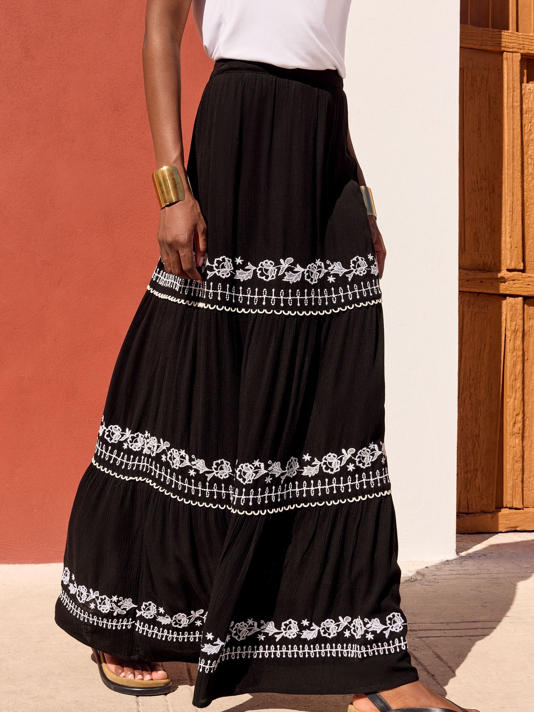 Tiered embroidered skirt outlet