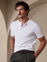 ​​​​​​​Banana Republic Weiches Henley-T-Shirt mit Waschung - Bild 1 von 1