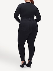 Good American Black Power Stretch Pull On Skinny Jeans - Image 8 of 13