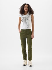Verde - Pantalones chinos urbanos de tiro medio hasta el tobillo de Gap - Imagen 1 de 4
